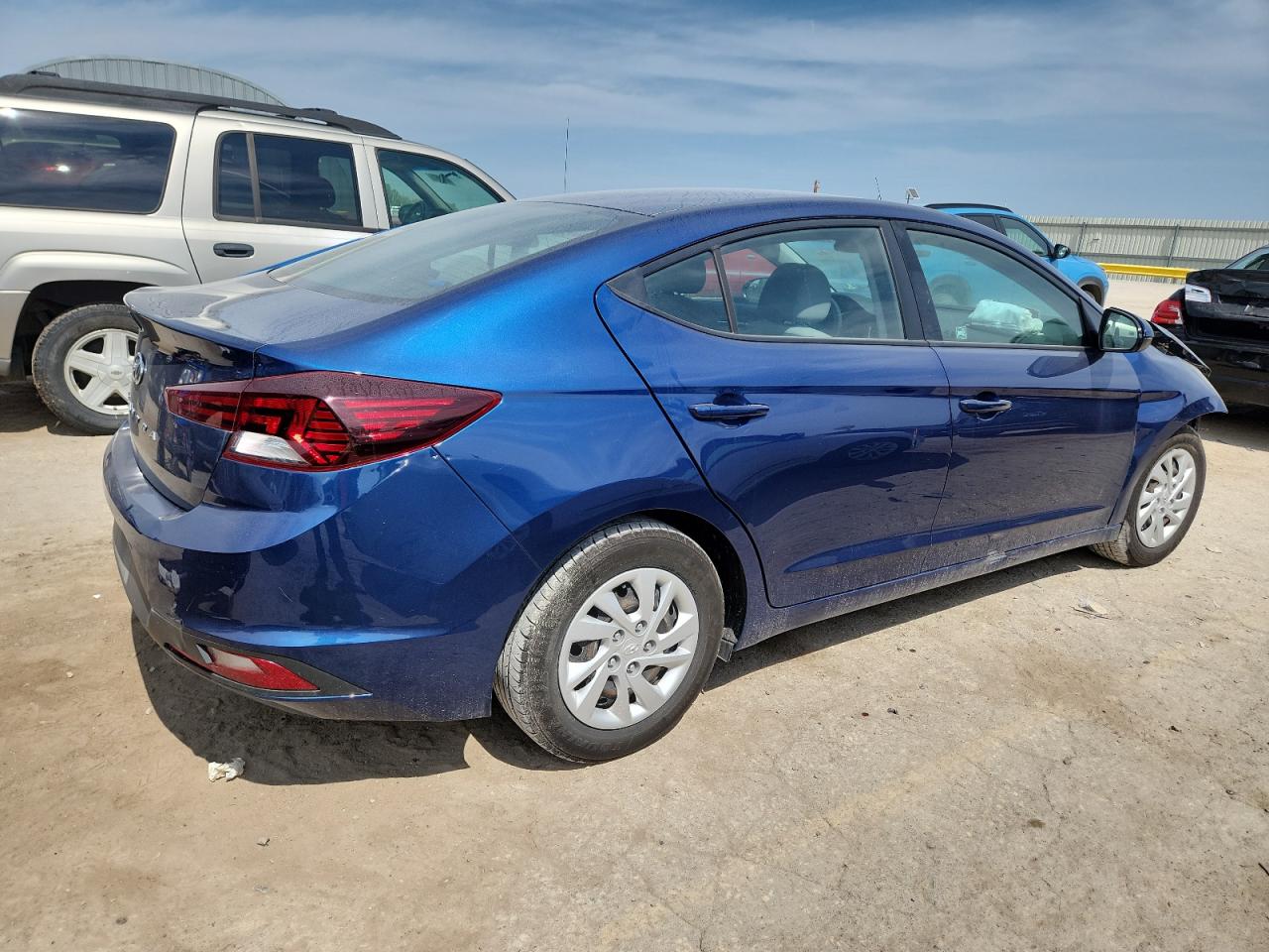 HYUNDAI ELANTRA SE