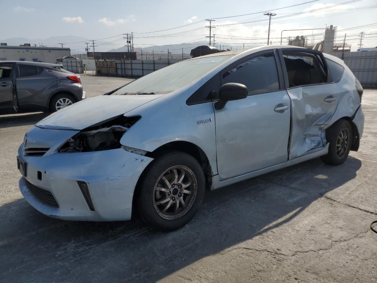 TOYOTA PRIUS V