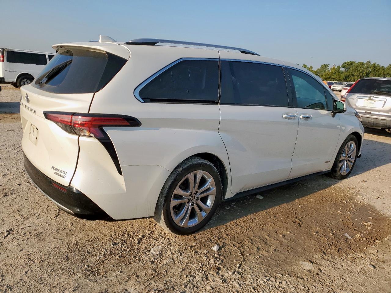 TOYOTA SIENNA LIMITED