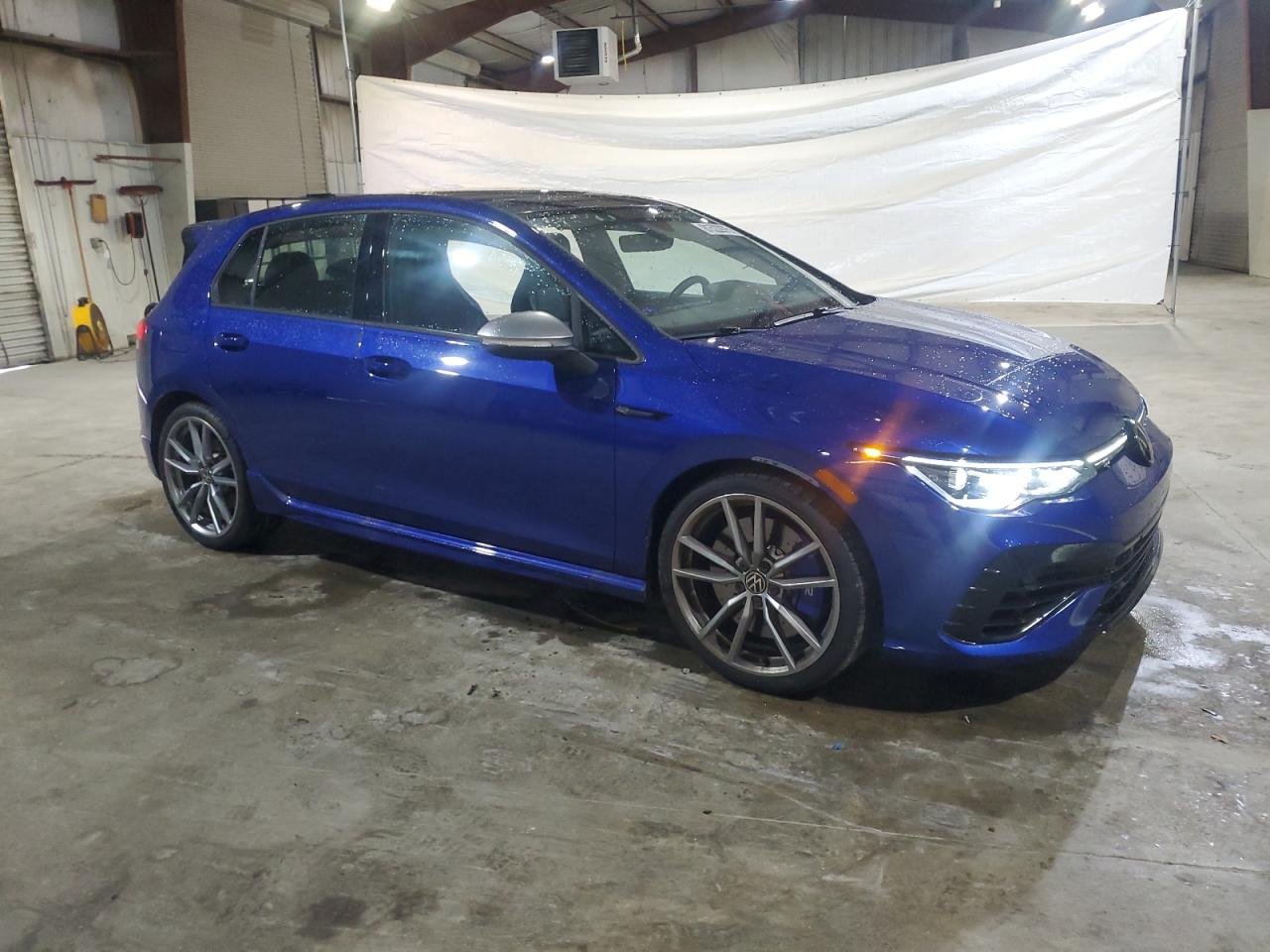 VOLKSWAGEN GOLF R