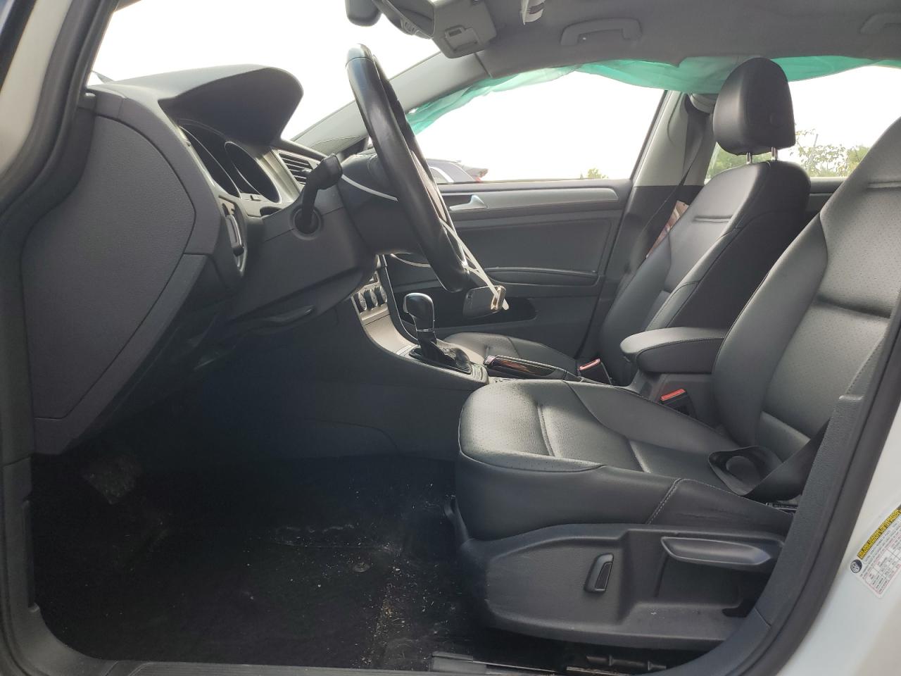 VOLKSWAGEN GOLF S/SE