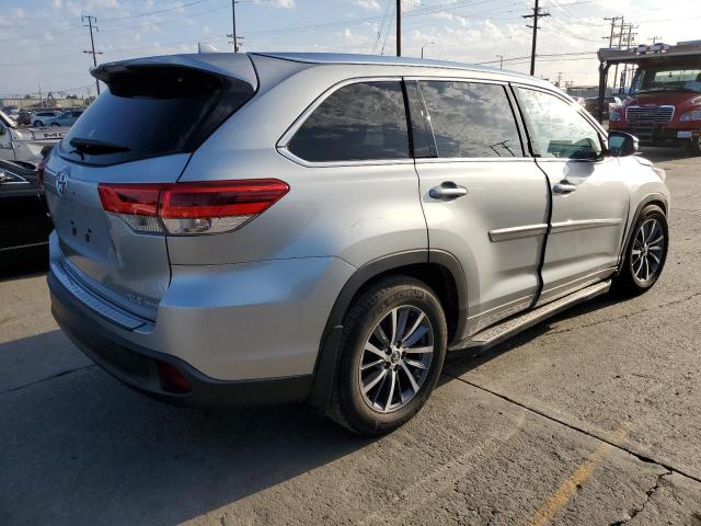 2017 TOYOTA HIGHLANDER SE 5TDJZRFH2HS388353