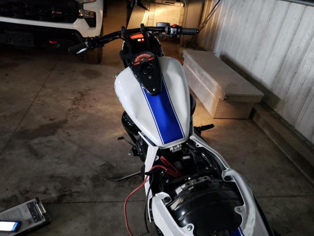 2019 SUZUKI VZR1800 JS1VY53A4K7100302