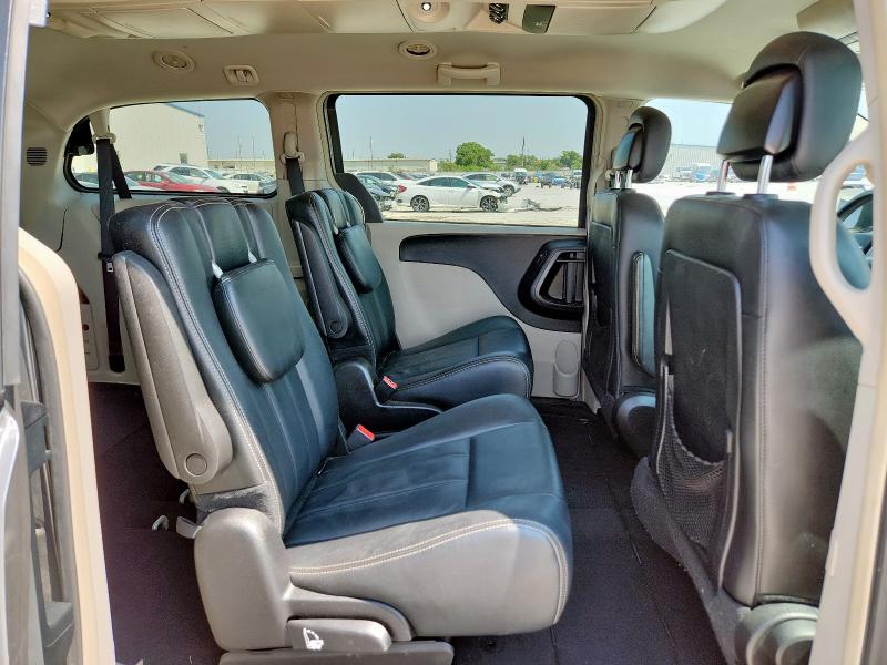 2016 CHRYSLER TOWN & COU 2C4RC1BG1GR214137