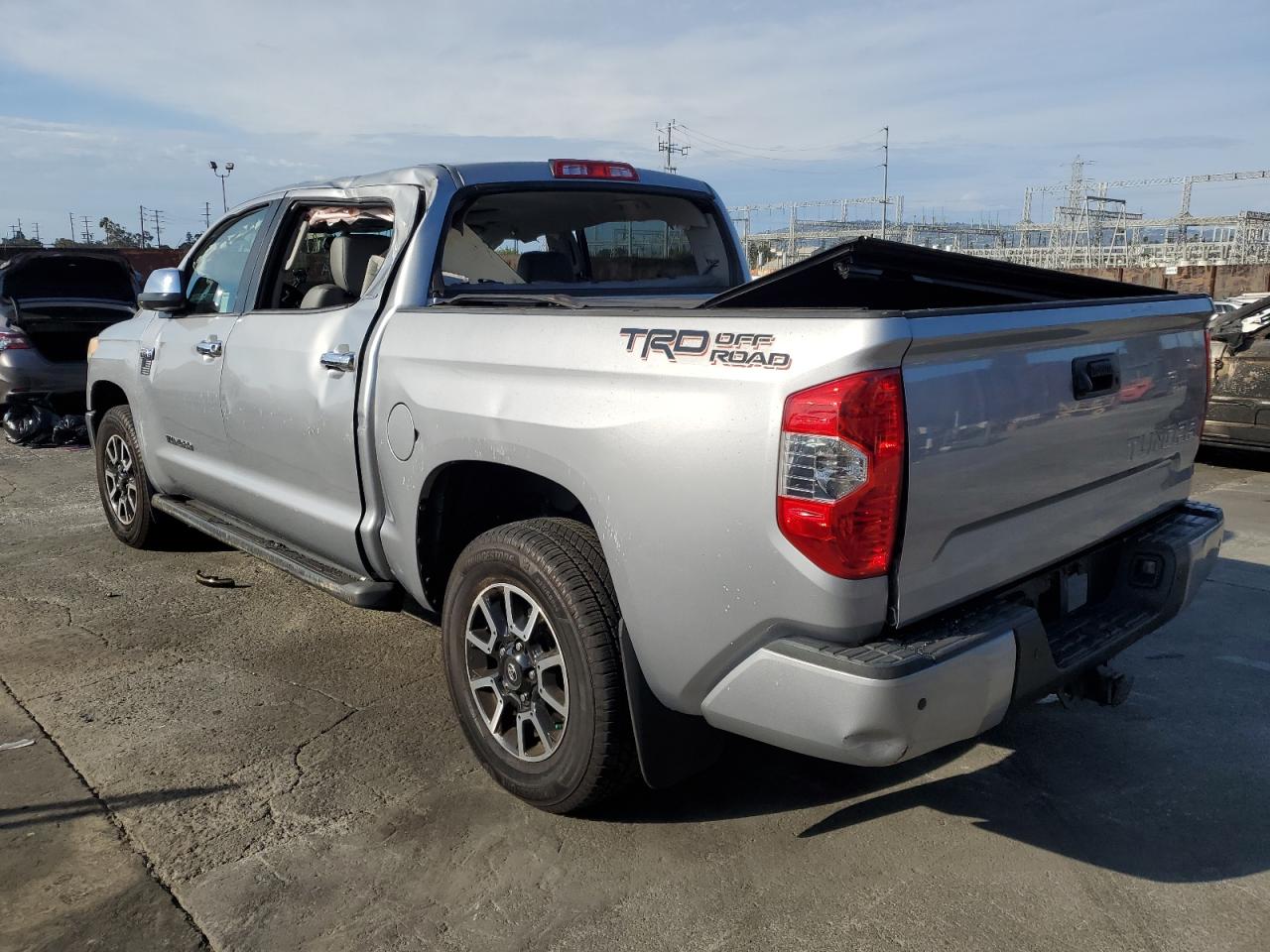 TOYOTA TUNDRA CREWMAX LIMITED