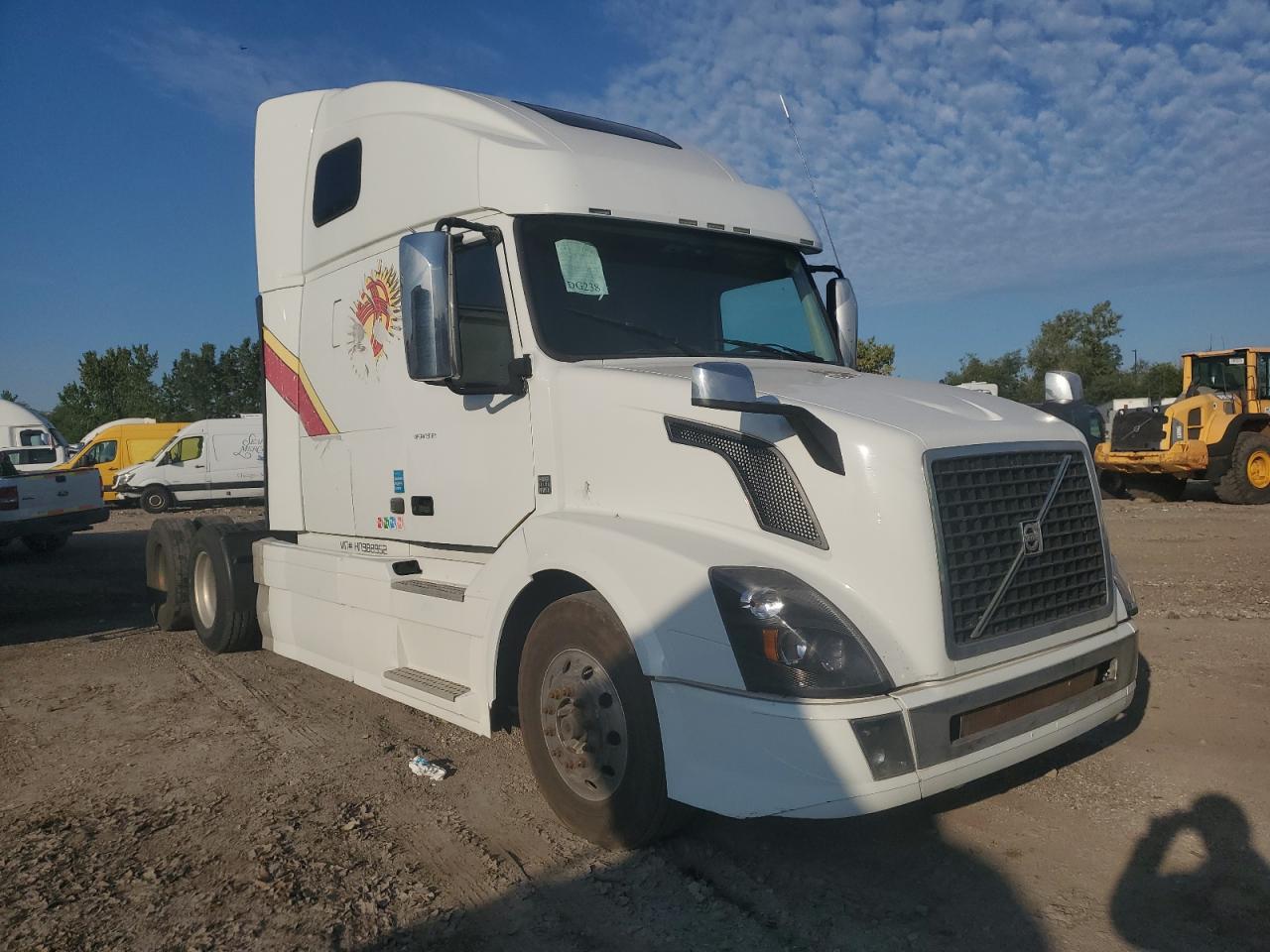 Lot #3241518385 2017 VOLVO VNL