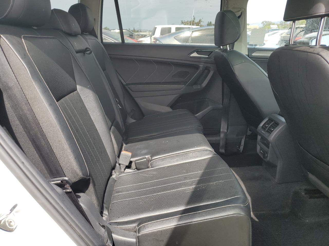 VOLKSWAGEN TIGUAN SE