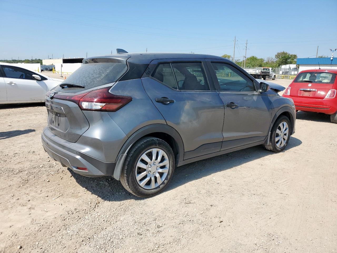NISSAN KICKS S