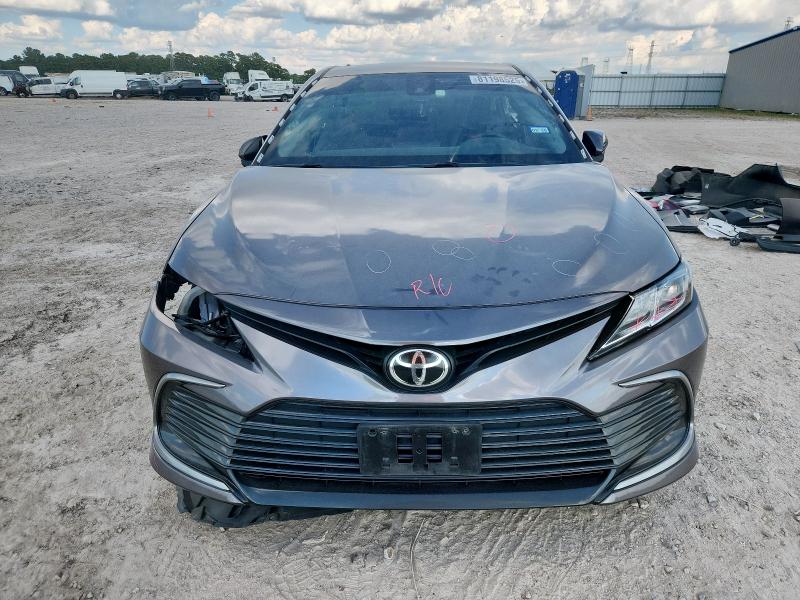 2021 TOYOTA CAMRY LE 4T1C11AK8MU454443