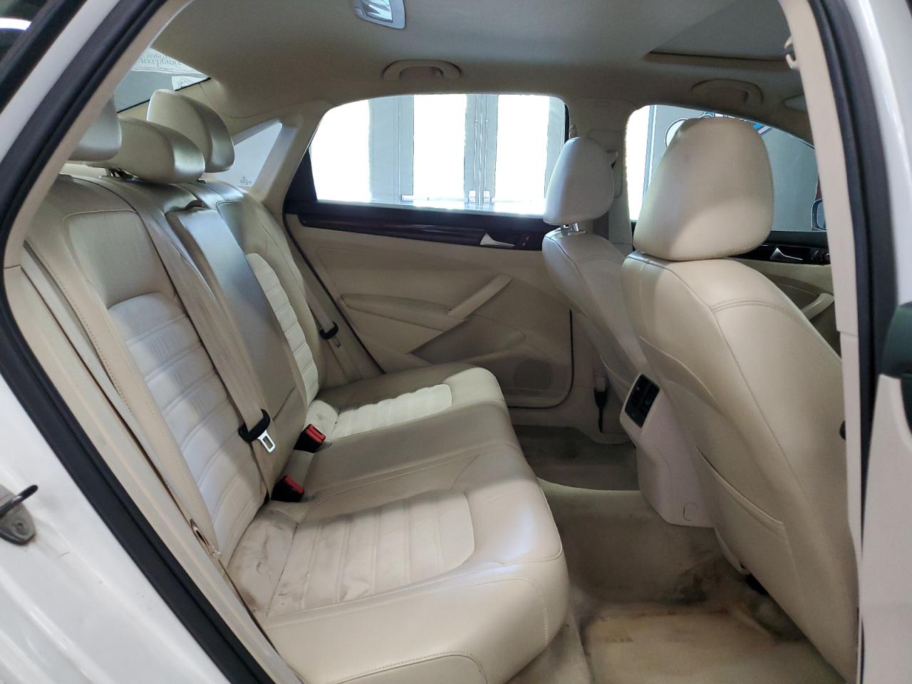 VOLKSWAGEN PASSAT SEL