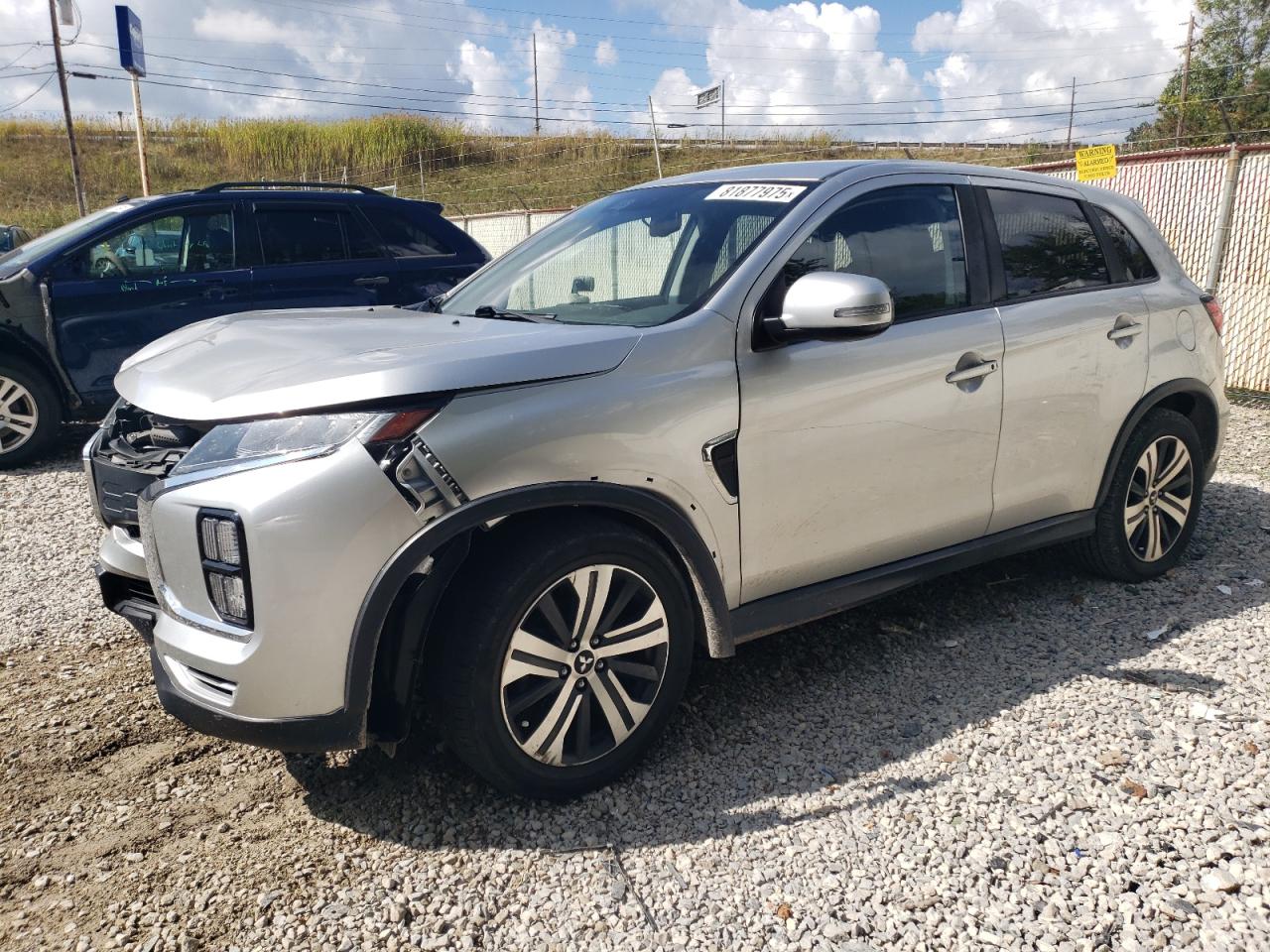 MITSUBISHI OUTLANDER SE