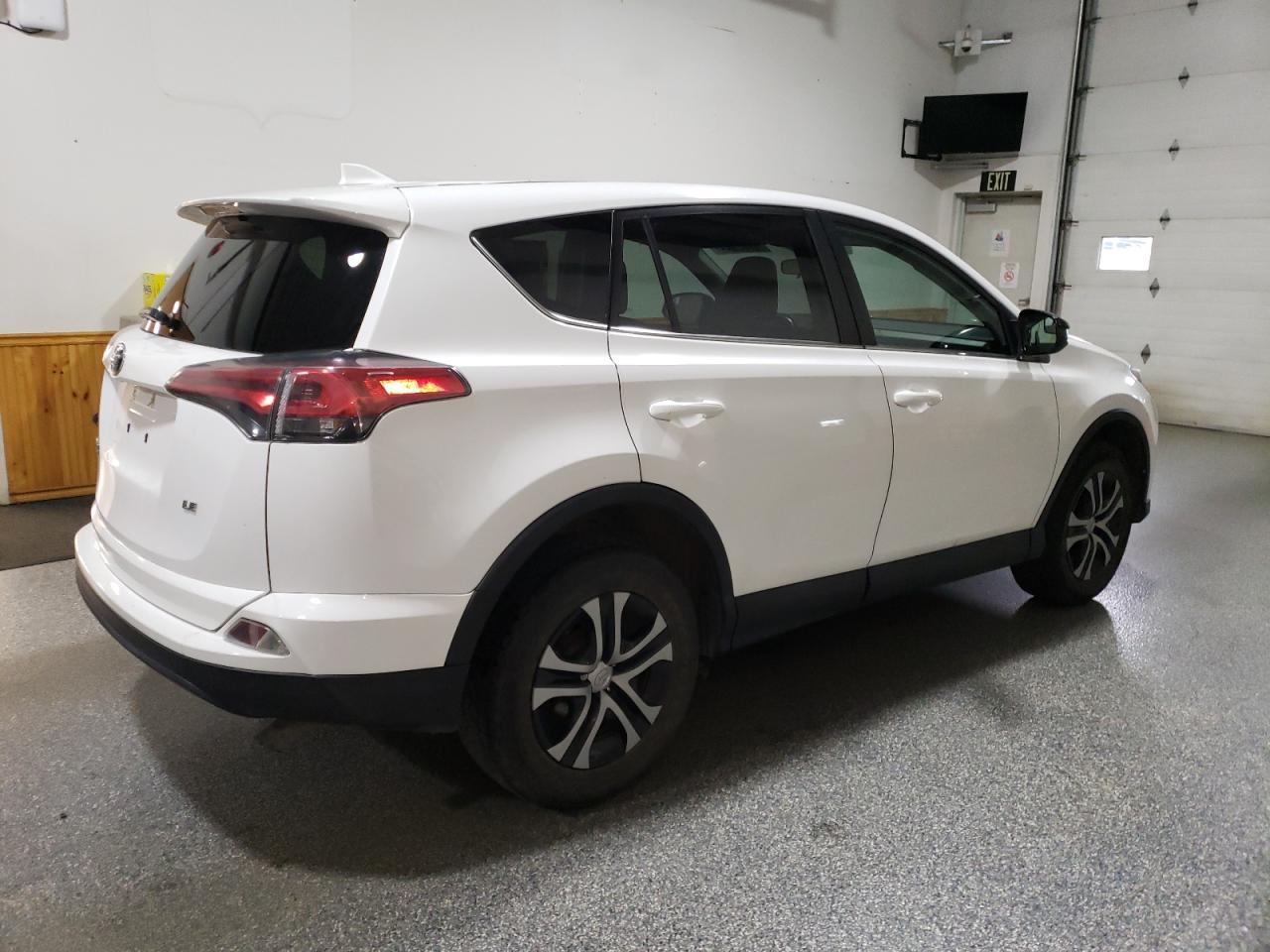 Lot #3312334787 2018 TOYOTA RAV4 LE