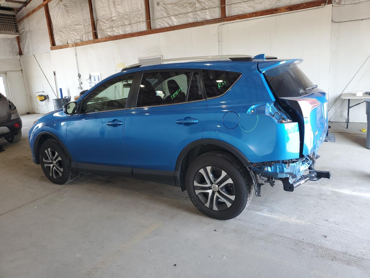 TOYOTA RAV4 LE