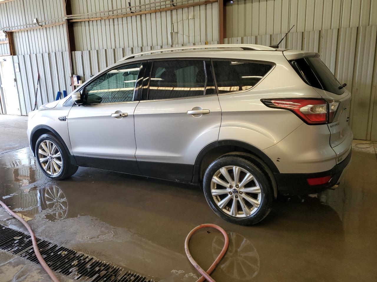 FORD ESCAPE TITANIUM