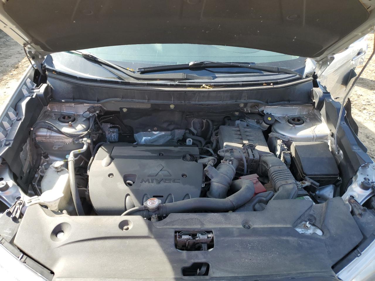 MITSUBISHI OUTLANDER ES