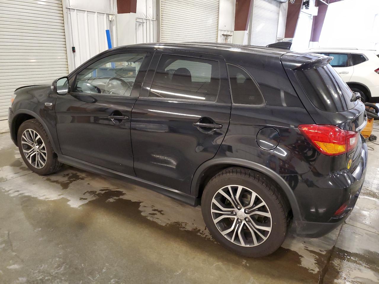 MITSUBISHI OUTLANDER ES