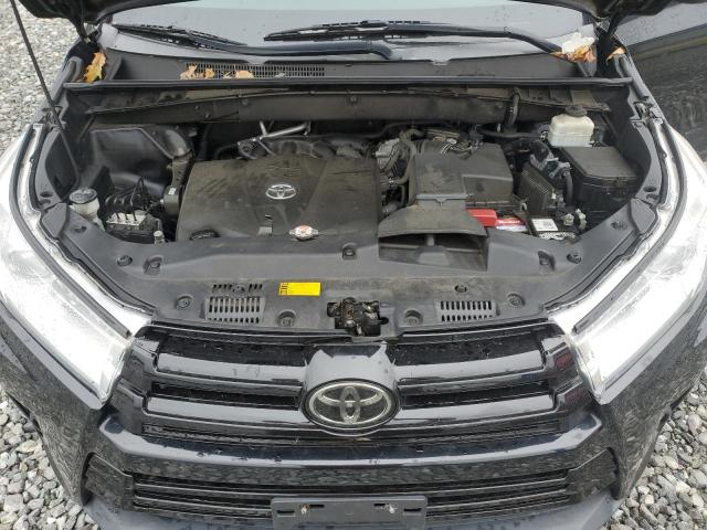 2018 TOYOTA HIGHLANDER SE 5TDJZRFH5JS832962