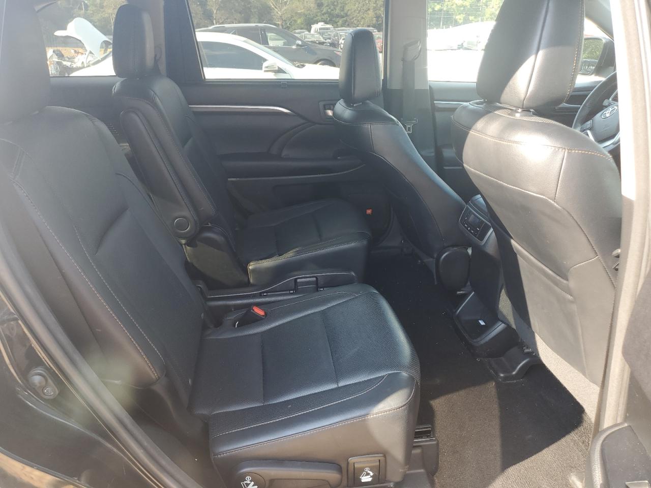 TOYOTA HIGHLANDER LIMITED