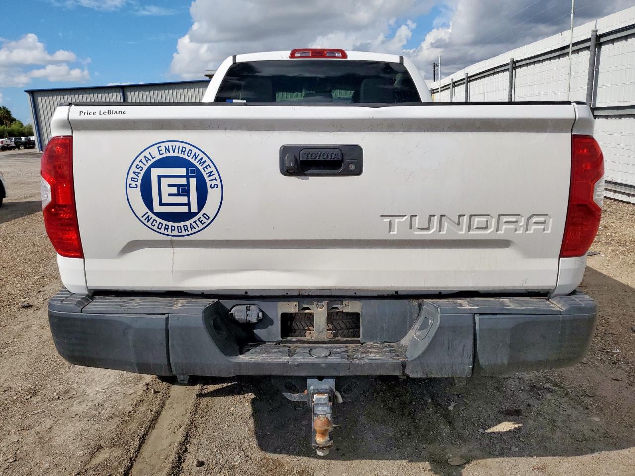 TOYOTA TUNDRA DOUBLE CAB SR