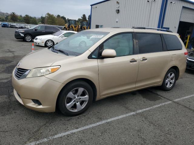2011 TOYOTA SIENNA LE - 5TDKK3DC1BS070082