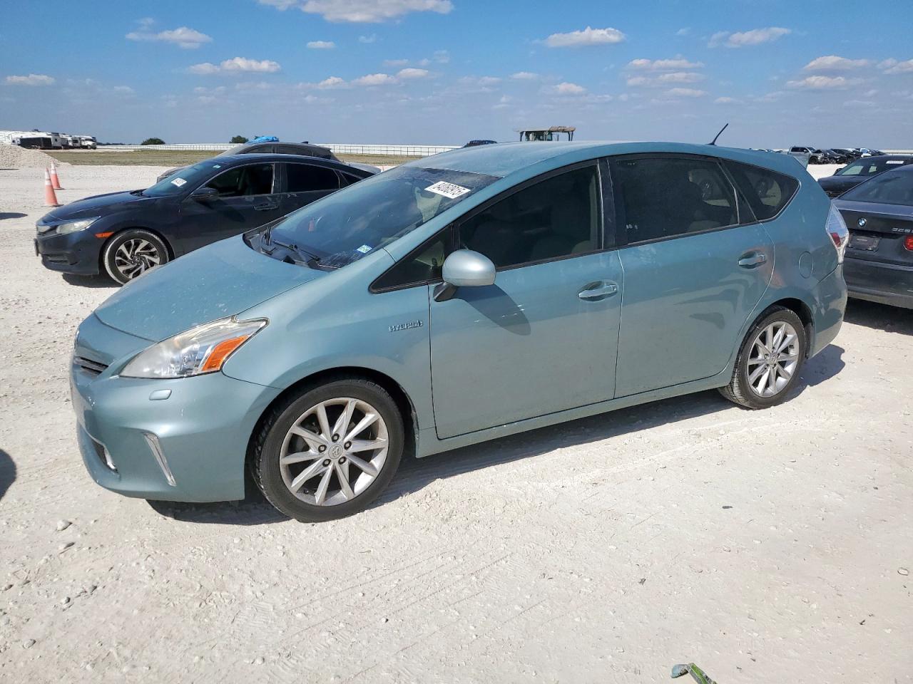 TOYOTA PRIUS V