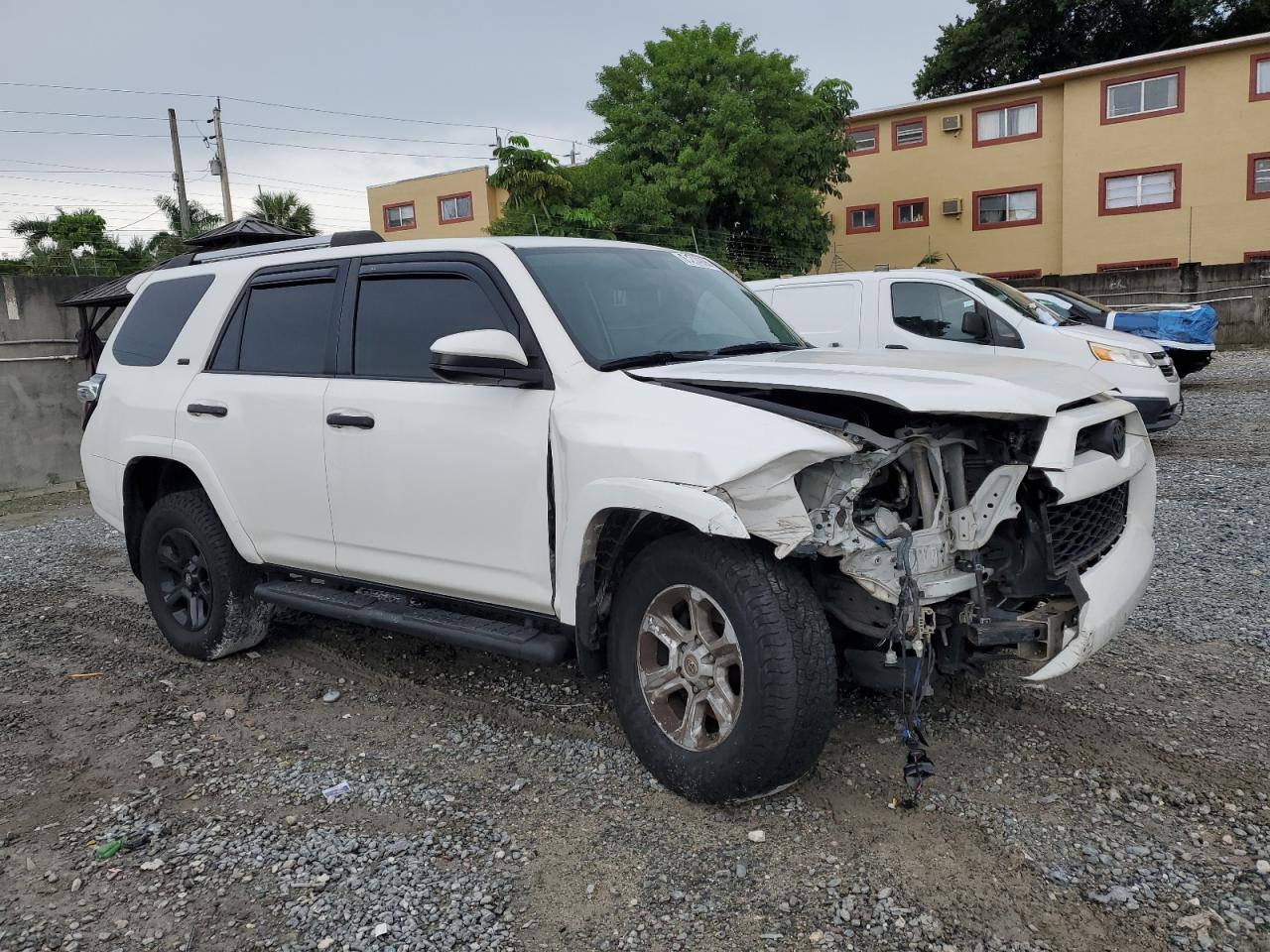 TOYOTA 4RUNNER SR5/SR5 PREMIUM