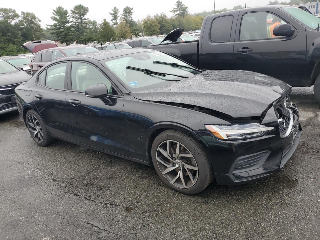 VOLVO S60 T5 MOMENTUM