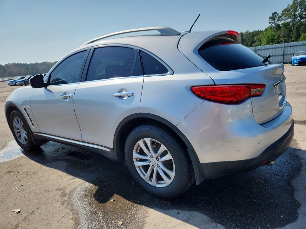 INFINITI QX70