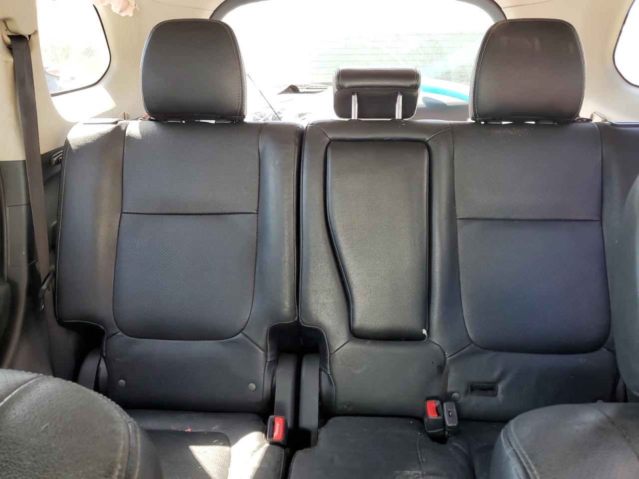 MITSUBISHI OUTLANDER SE