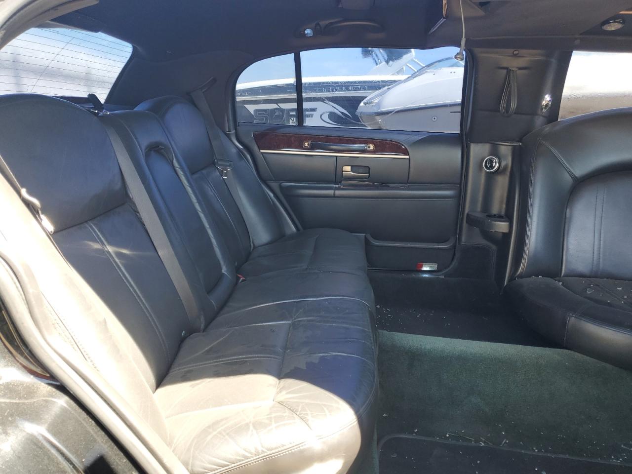 LINCOLN TOWN CAR EXECUTIVE