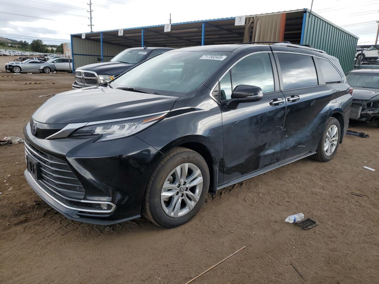 TOYOTA SIENNA LIMITED