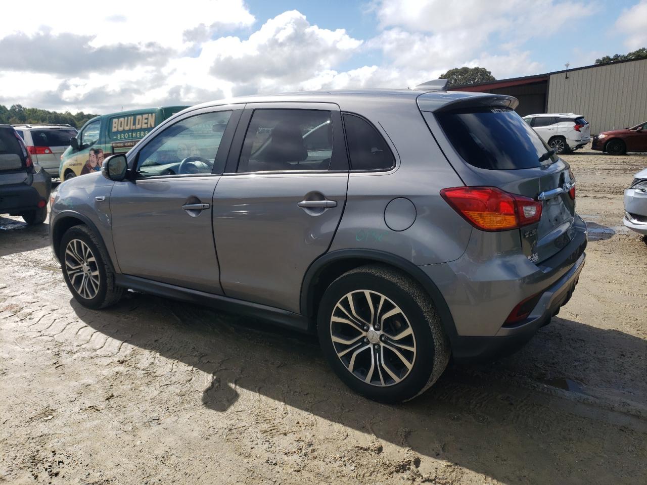 MITSUBISHI OUTLANDER ES