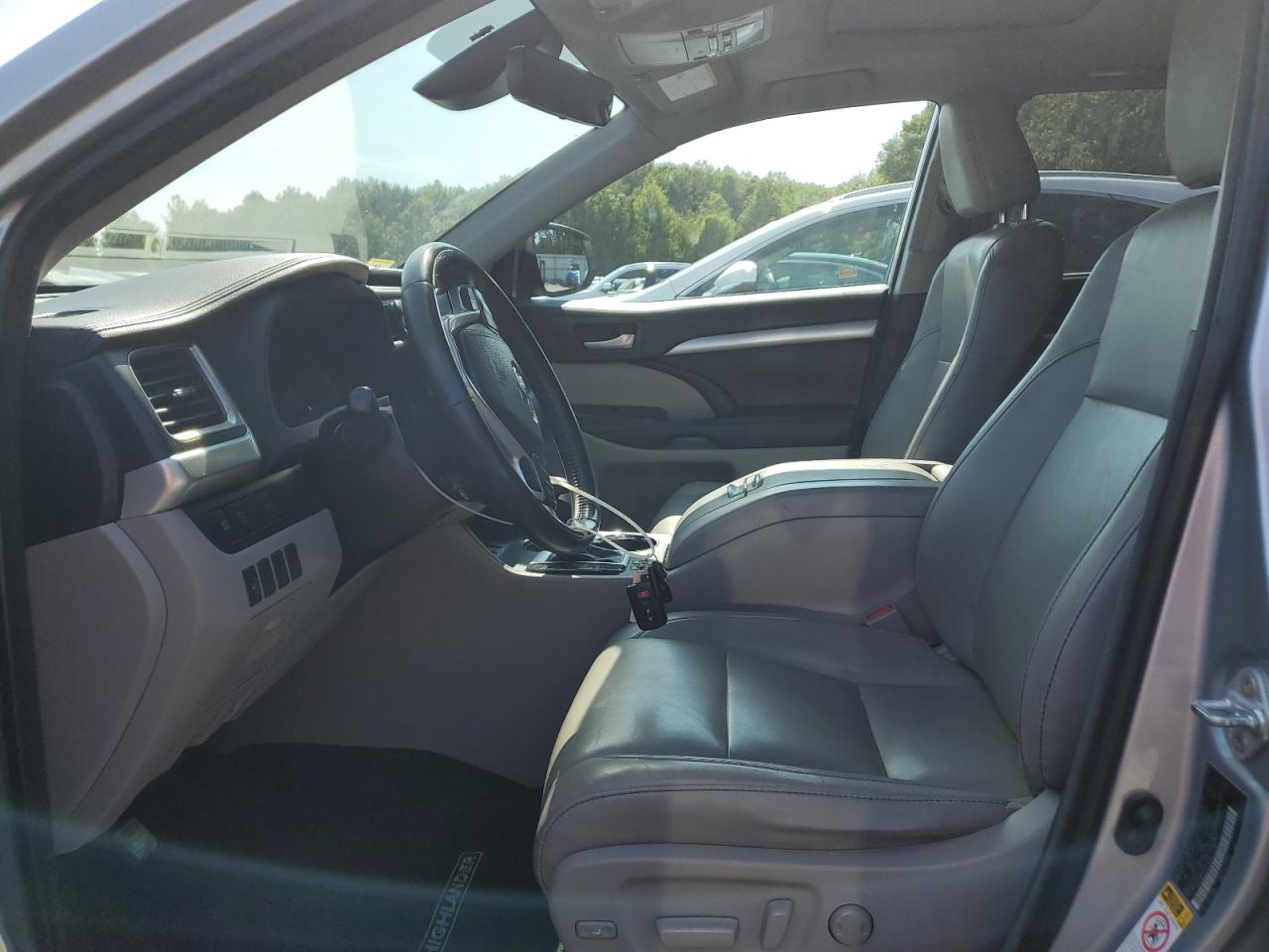 TOYOTA HIGHLANDER SE