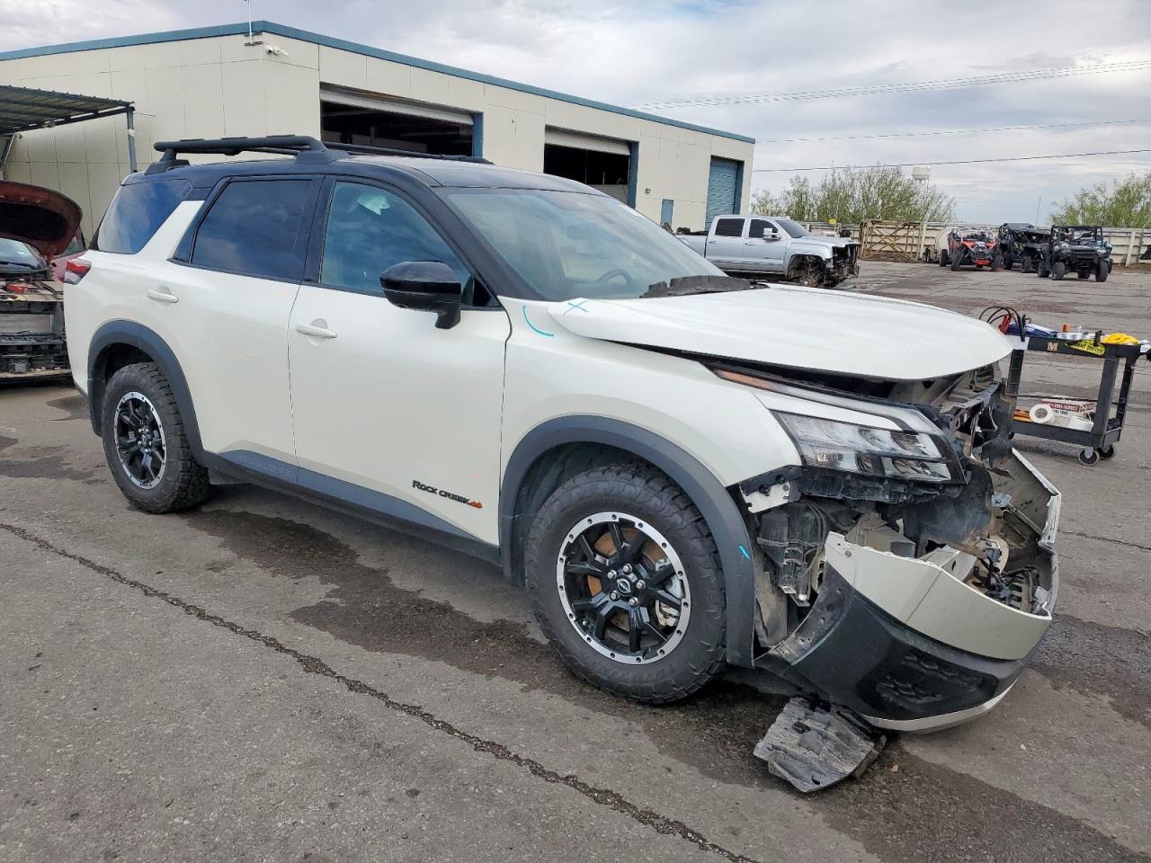 NISSAN PATHFINDER SV