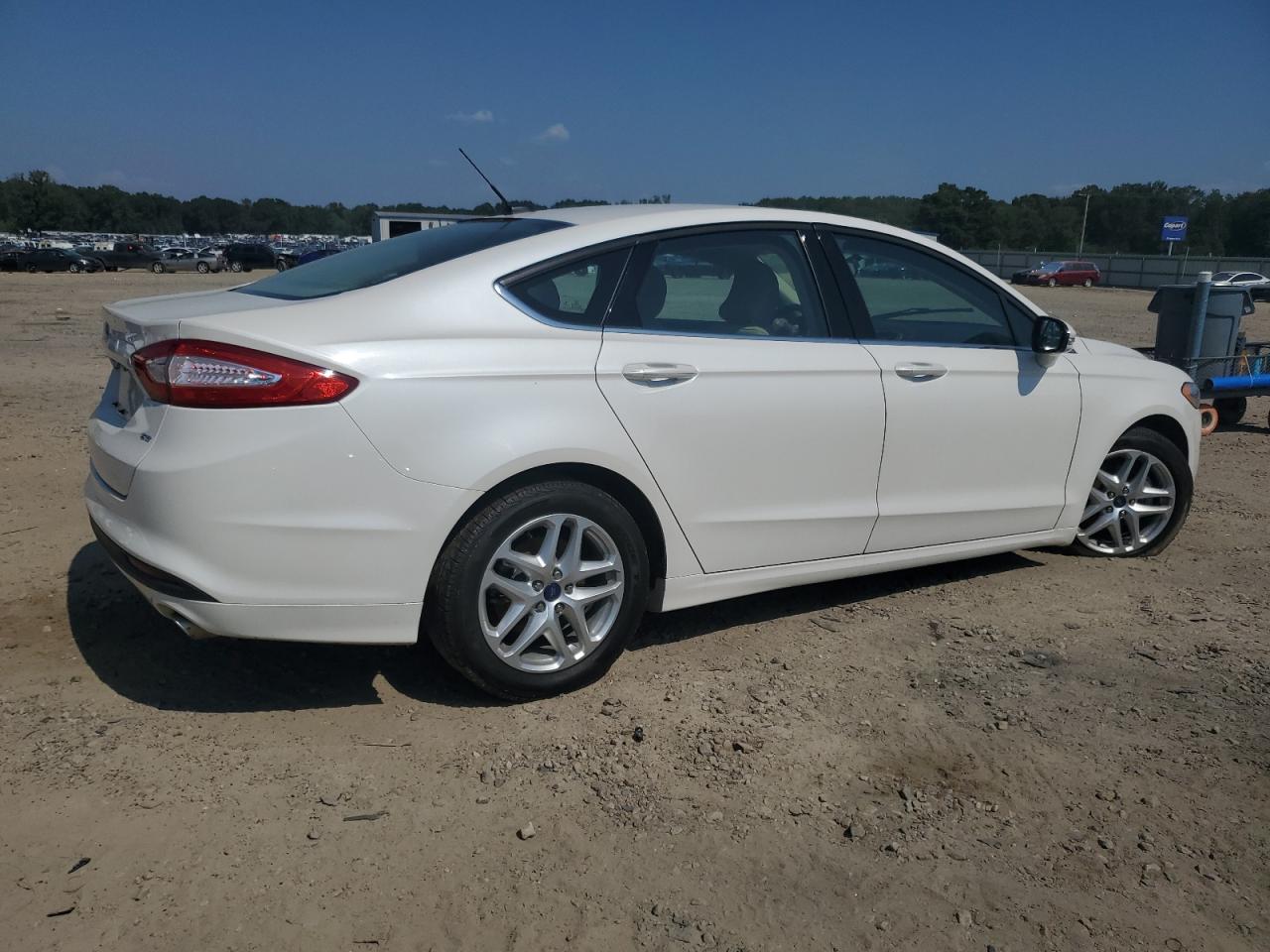 FORD FUSION SE