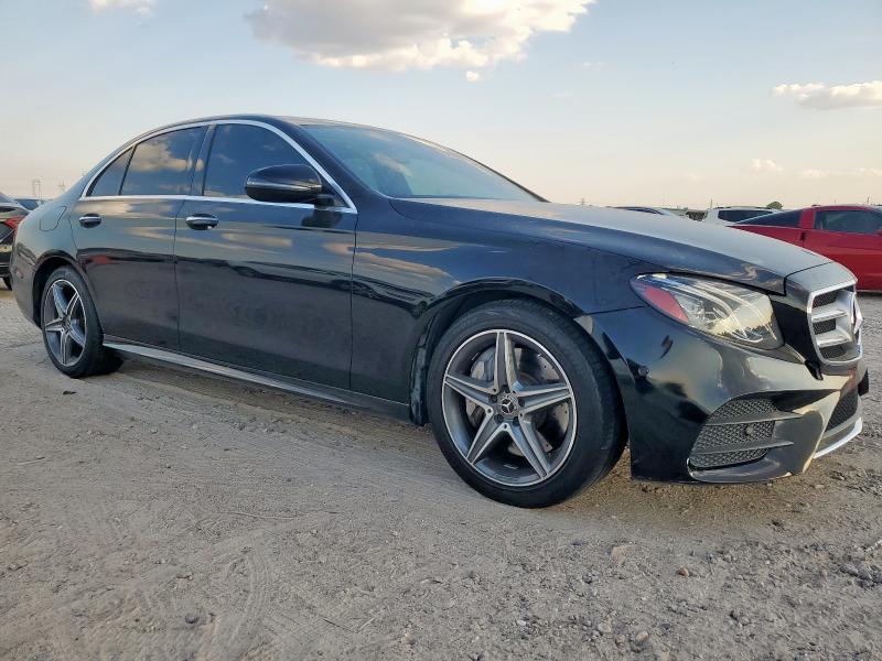 2018 MERCEDES-BENZ E 300 WDDZF4JB0JA323706