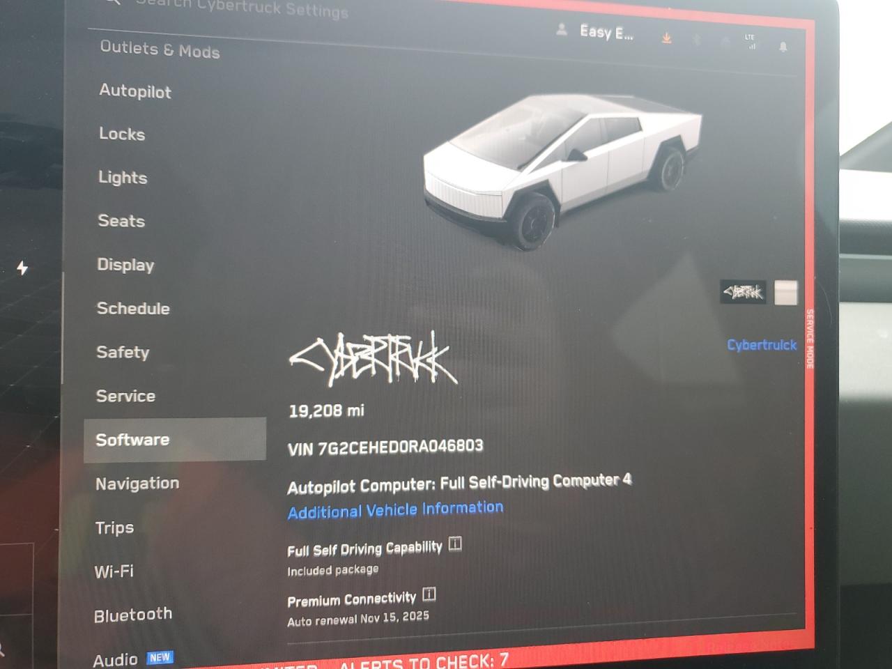 TESLA CYBERTRUCK