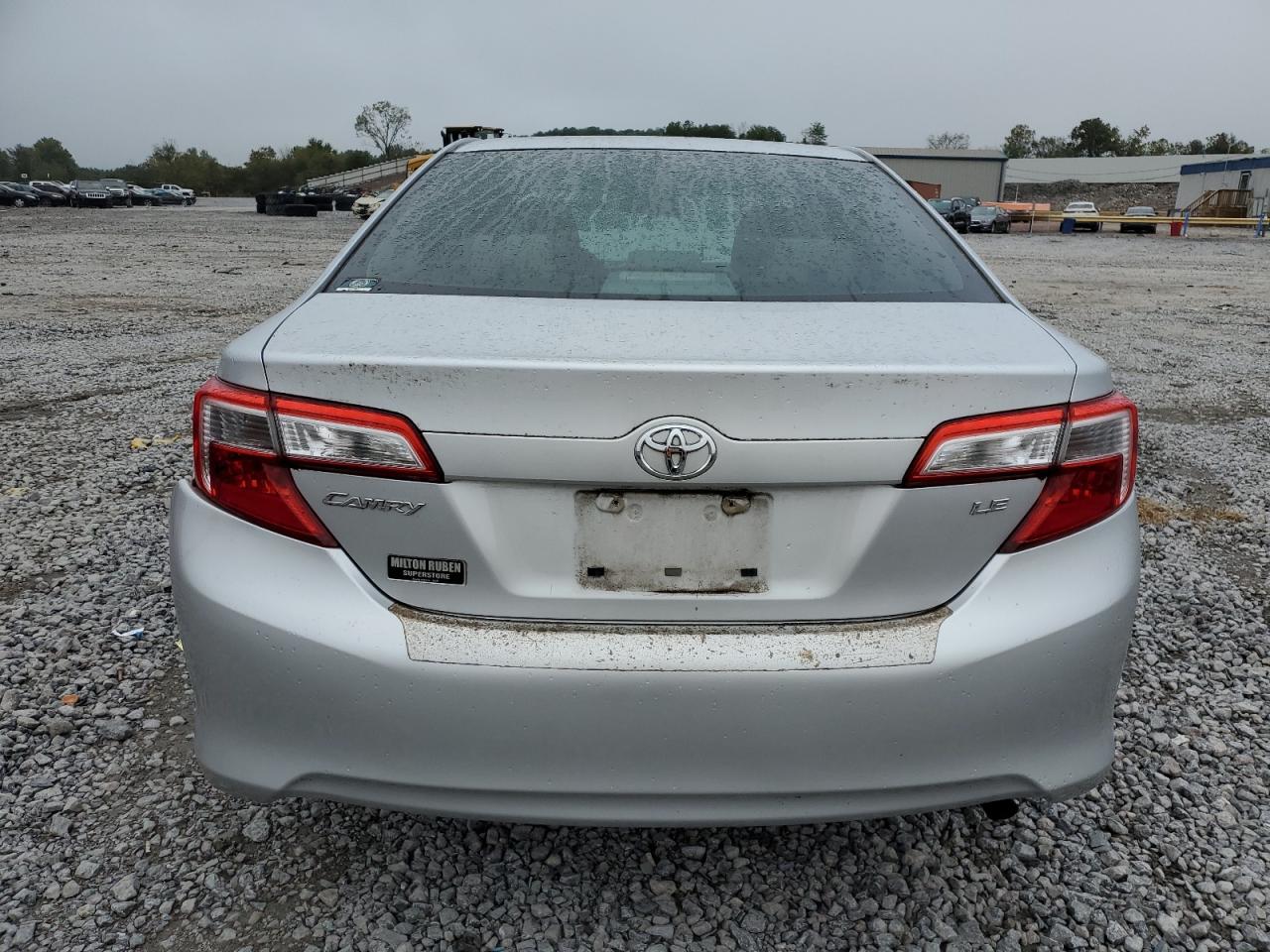 TOYOTA CAMRY BASE