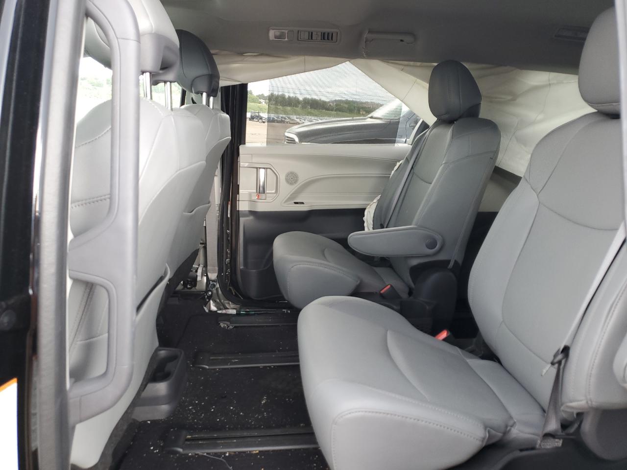 TOYOTA SIENNA LIMITED