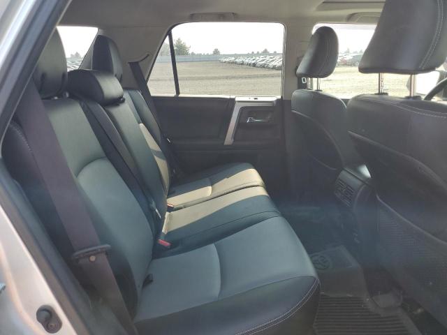 2018 TOYOTA 4RUNNER SR JTEBU5JR7J5505167