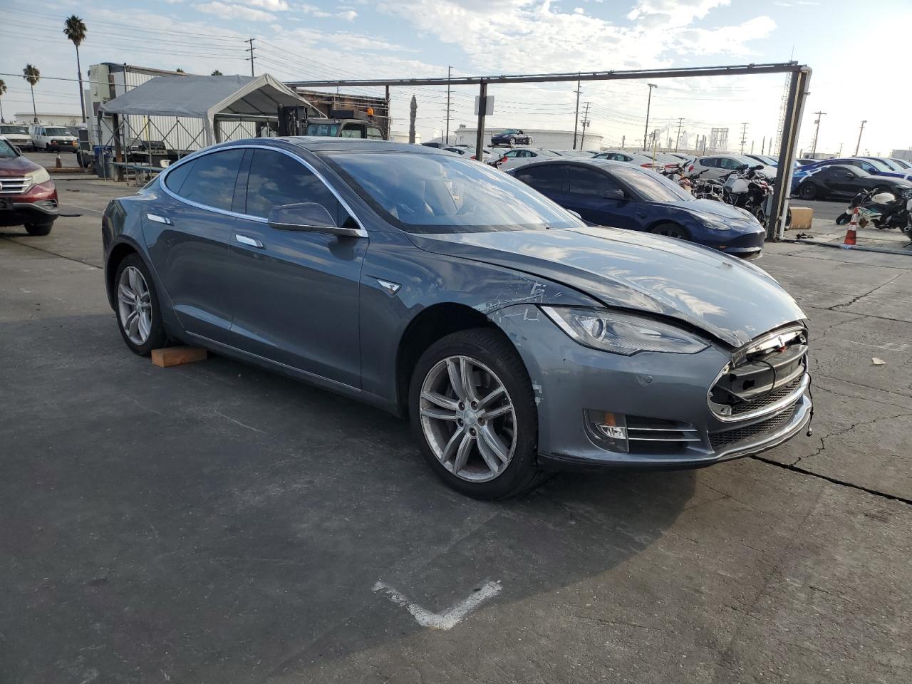 TESLA MODEL S
