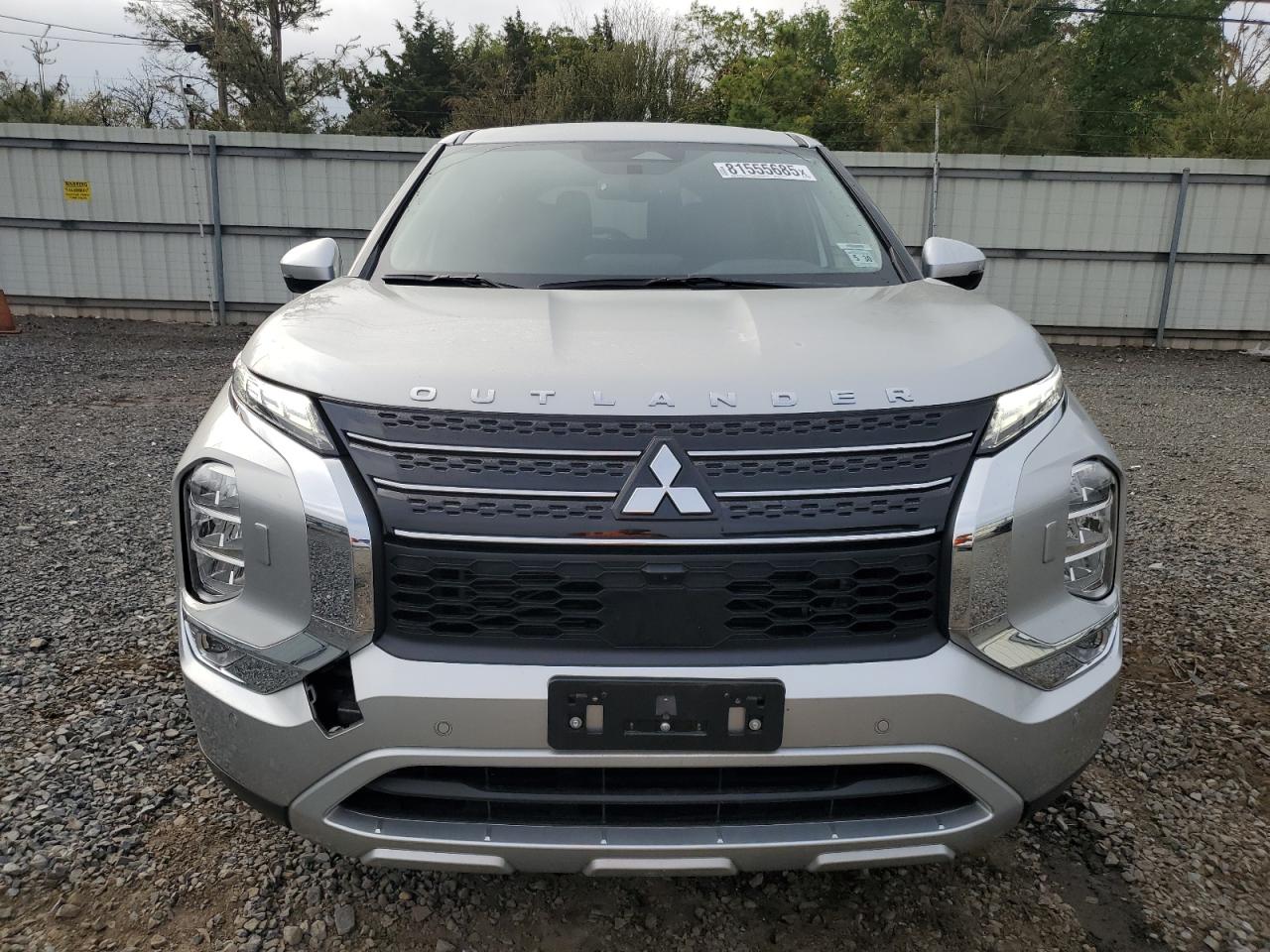 MITSUBISHI OUTLANDER SE