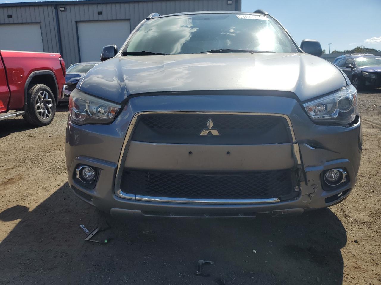 MITSUBISHI OUTLANDER SE