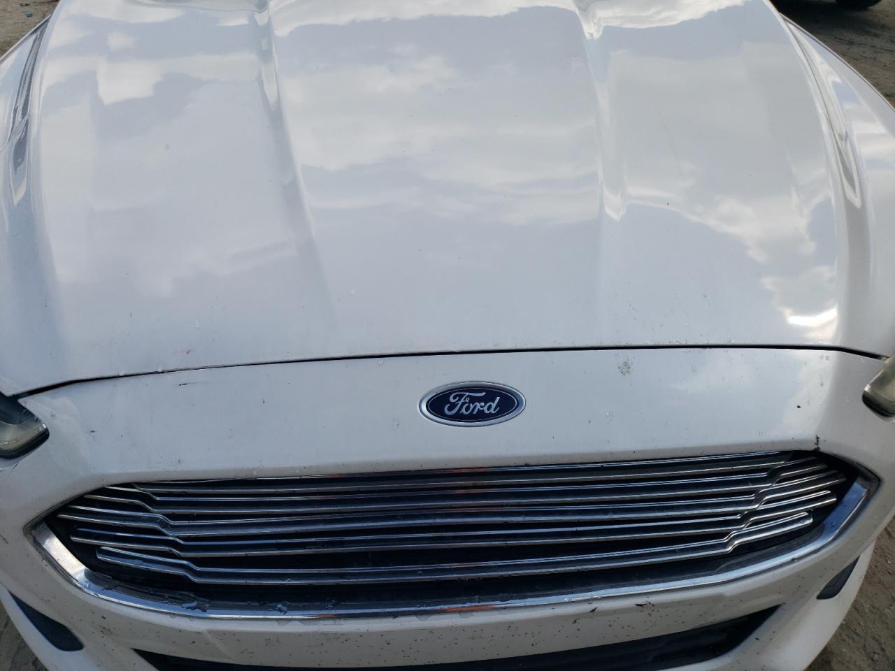FORD FUSION SE