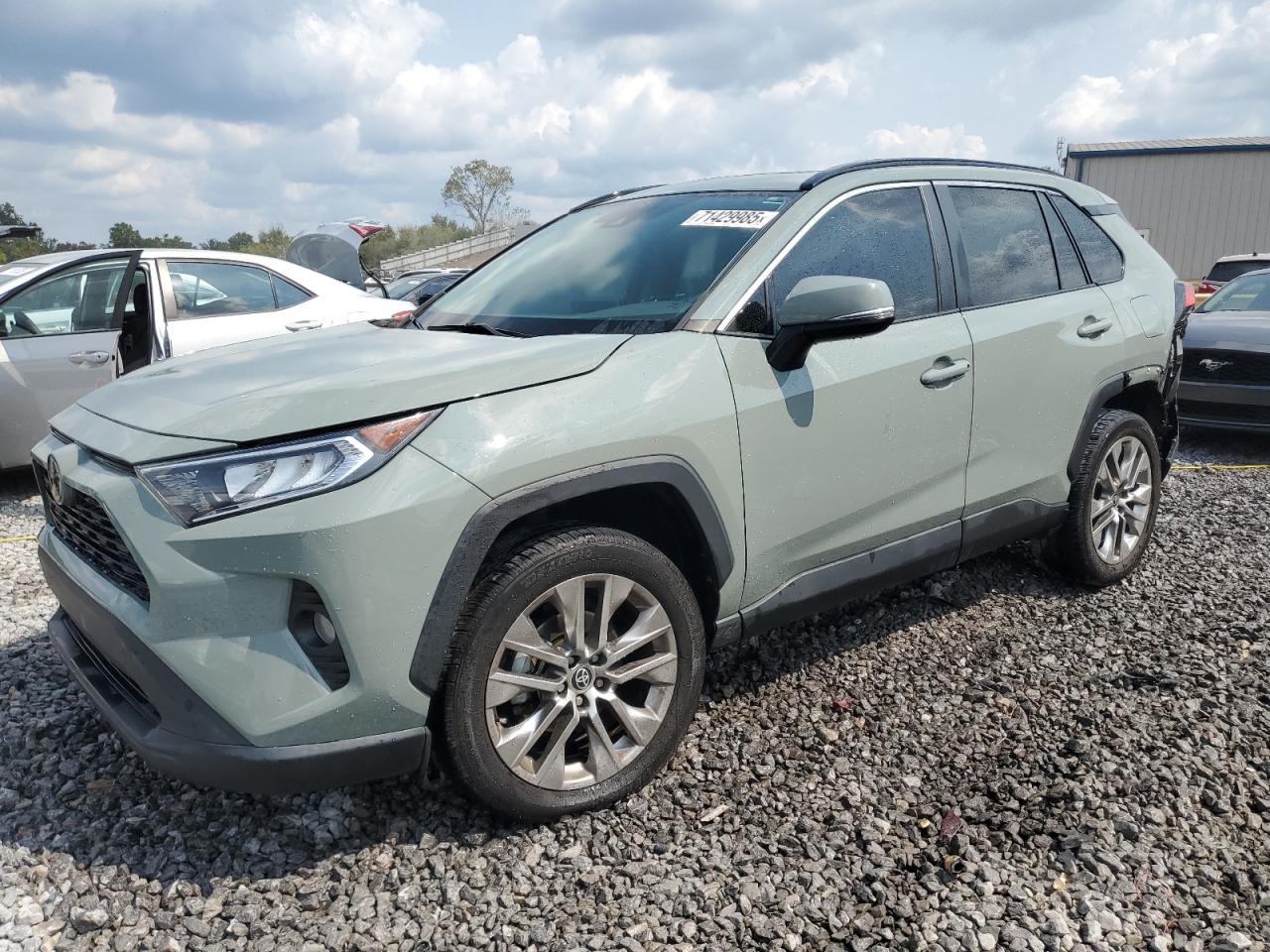 TOYOTA RAV4 XLE PREMIUM