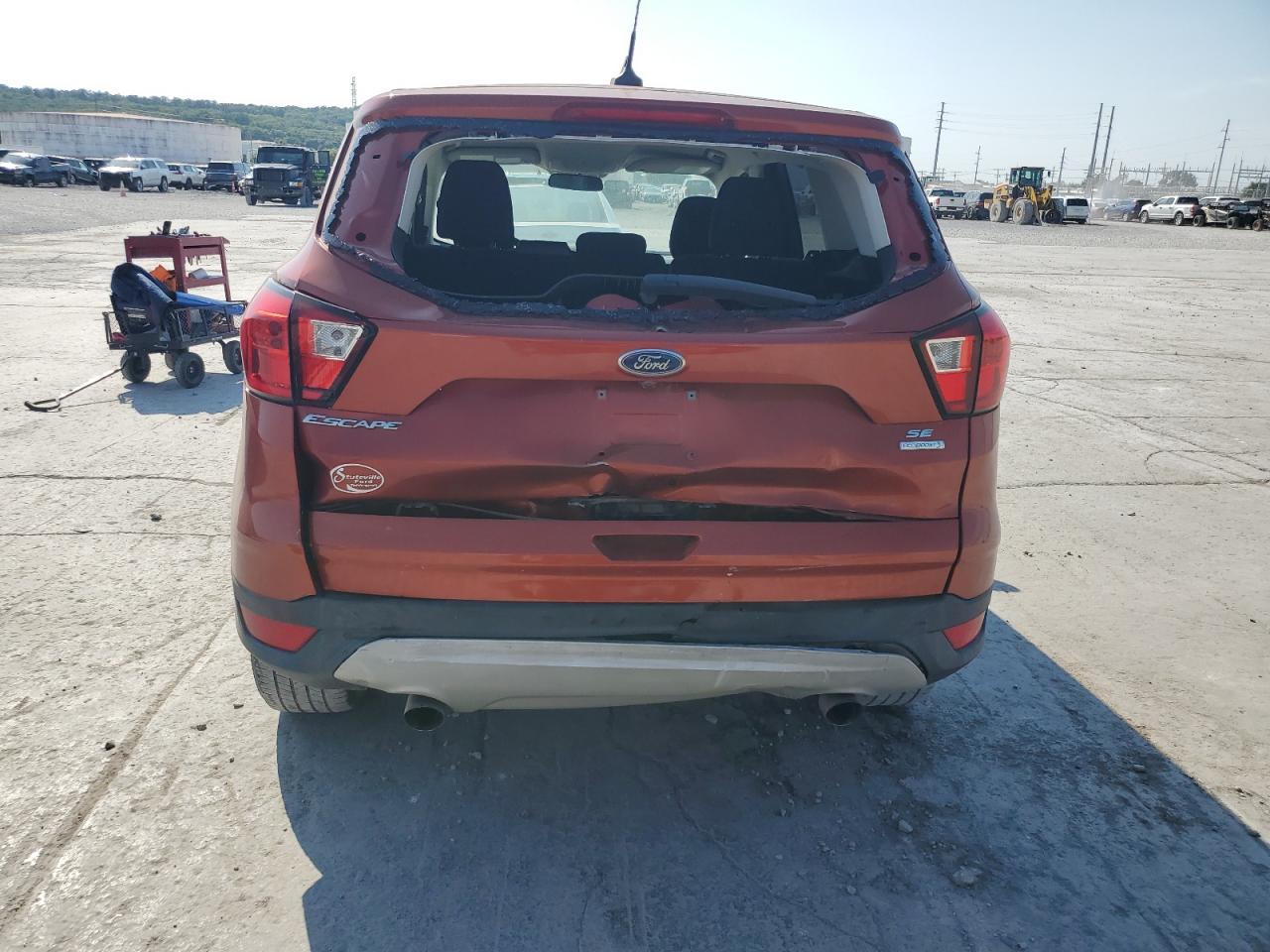 FORD ESCAPE SE