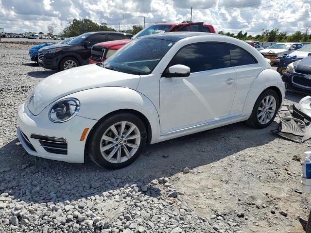 2018 VOLKSWAGEN BEETLE SE 3VWJD7AT2JM702570
