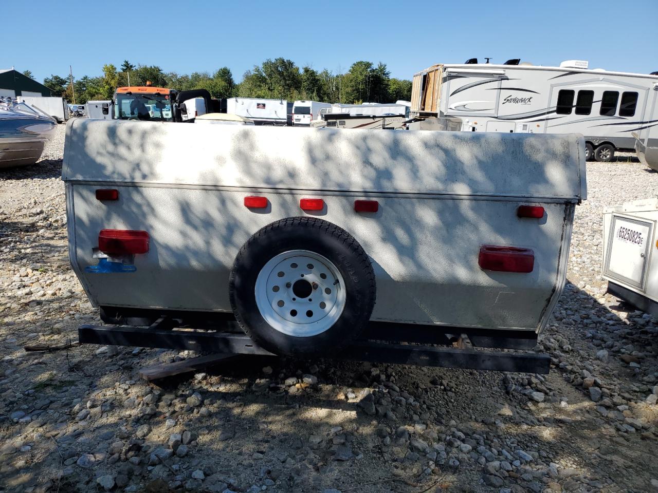 Lot #3241594376 2003 COACH CLIPPER