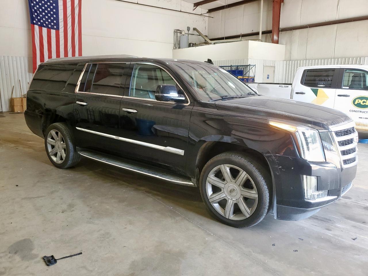 CADILLAC ESCALADE ESV LUXURY