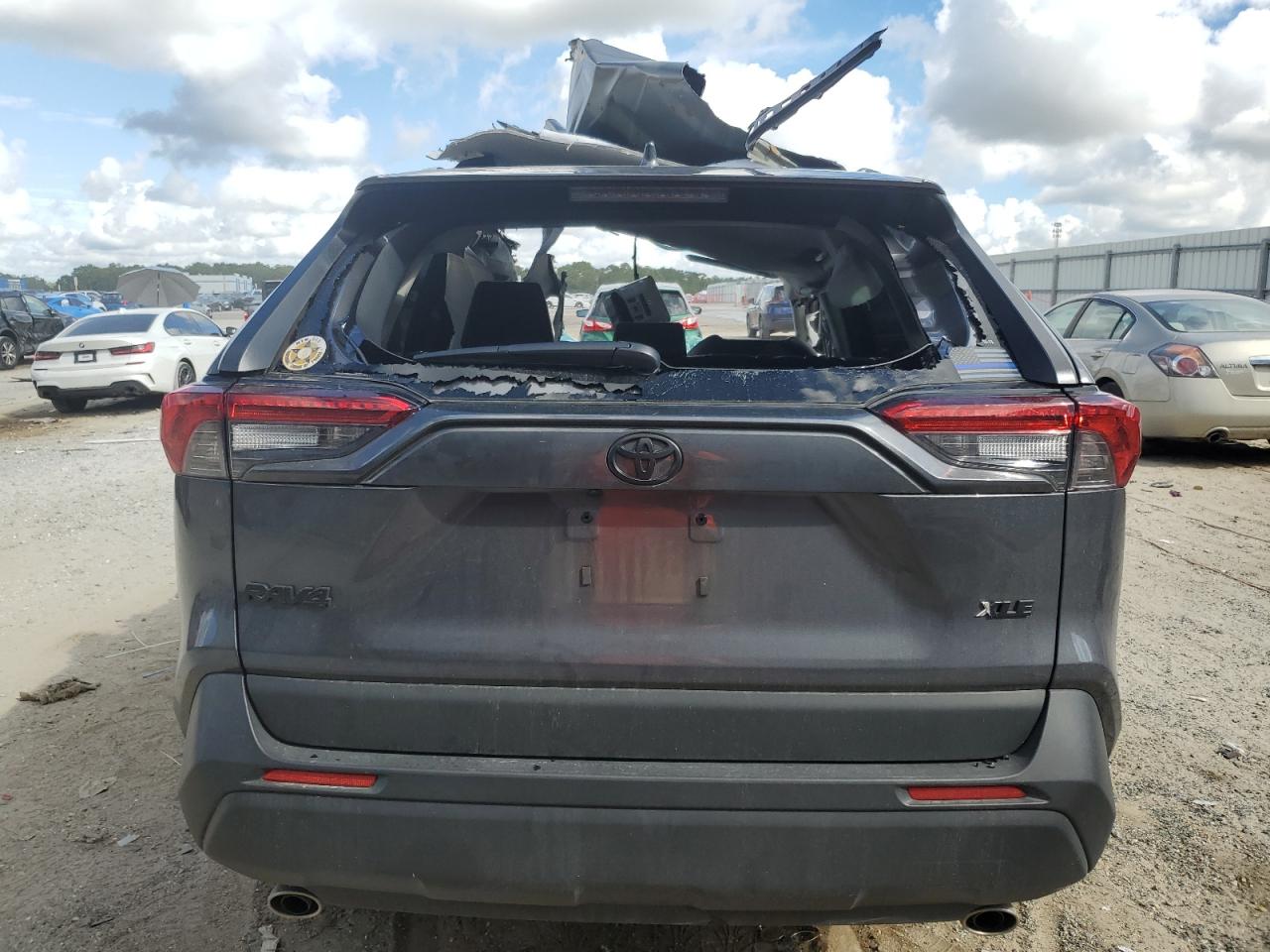 TOYOTA RAV4 XLE PREMIUM